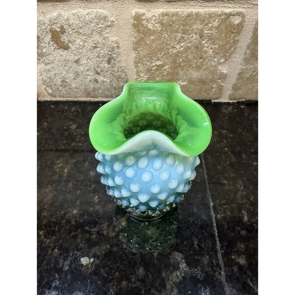 VTG Fenton Lime Green Opalescent Hobnail Bud Vase Flared‎